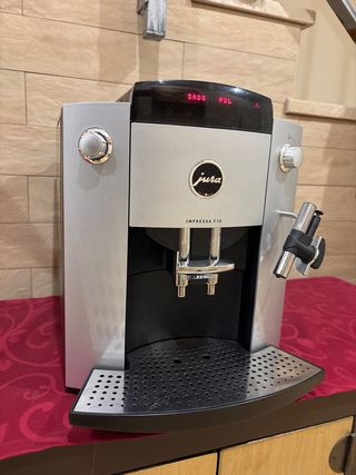 Cafetera Jura Impressa F70 Plata