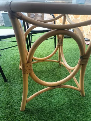 Mesa redonda bambú y cristal + 3 sillas regalo