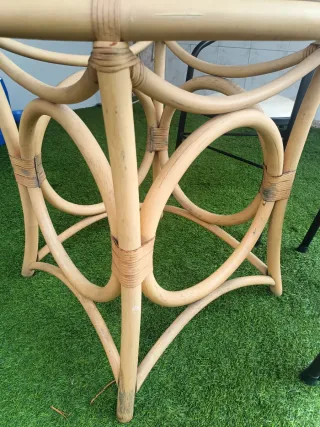 Mesa redonda bambú y cristal + 3 sillas regalo