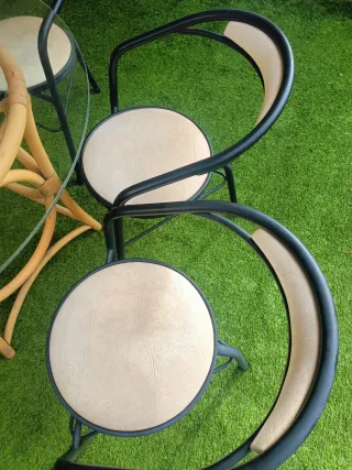 Mesa redonda bambú y cristal + 3 sillas regalo