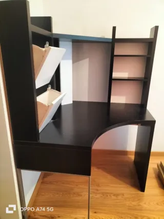 Escritorio de esquina negro y blanco