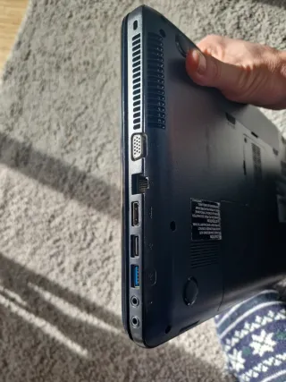 Portátil Toshiba Satellite C855-2K1 SSD