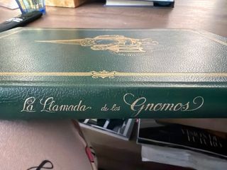 precioso libro piel historia David el Gnomo 32x22.