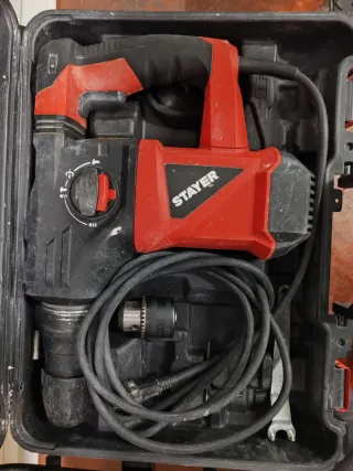 Taladro percutor Stayer con maletín 1500W