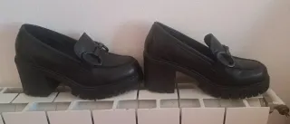 Mocasines piel negros con plataforma chica