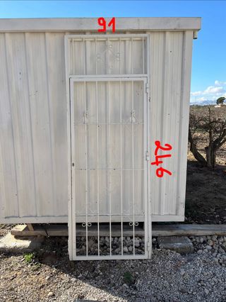 Puerta de Reja Blanca