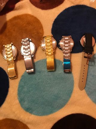Lote 5 Relojes Geneva y Soki Dorado y Plateado