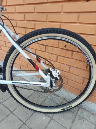 Bicicleta Rockrider 5.3 RR mejorada