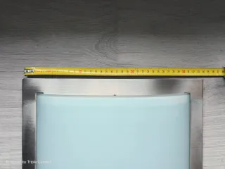 Aplique de pared plata y blanco