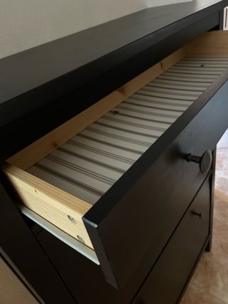 Zapatero de madera negro