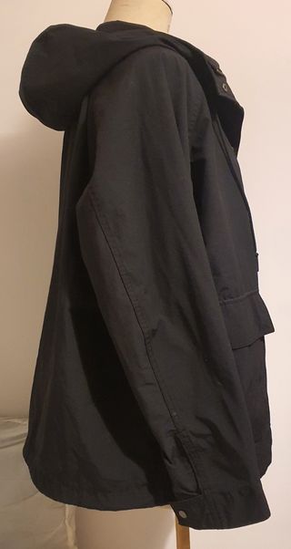 Parka ligera negra UNIQLO