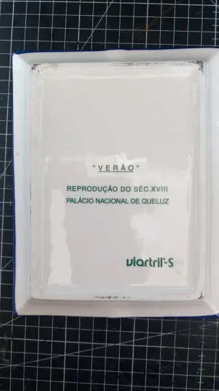 Cinzeiro de cerâmica com padrão azul e branco