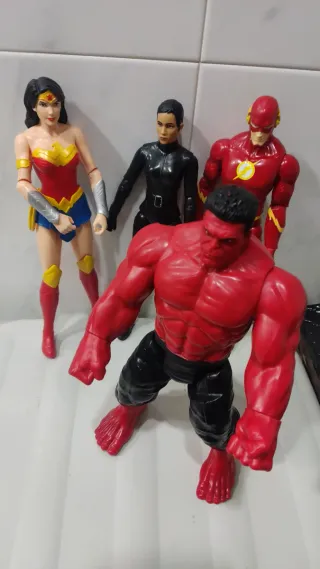 Lote 5 Figuras Superhéroes Marvel y DC