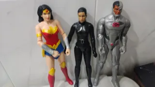 Lote 5 Figuras Superhéroes Marvel y DC
