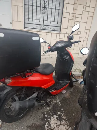 Peugeot Tweet 125cc 2012