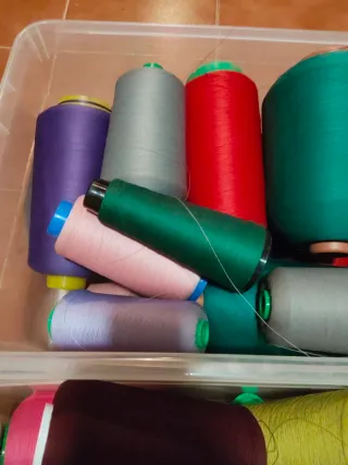 Bobinas de hilo para coser