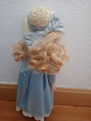 Muñeca de porcelana vintage