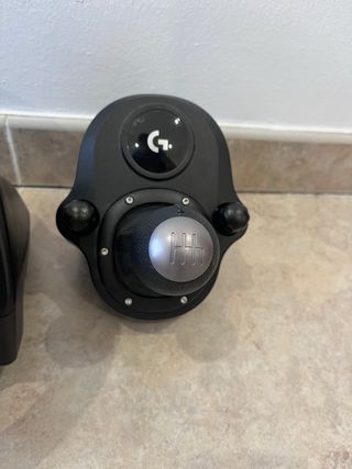 Volante Logitech G29 con Pedales y cambio de macha