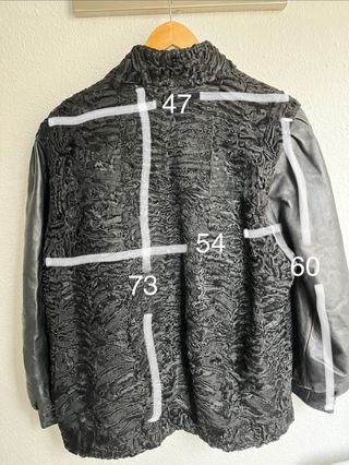 Cazadora astracán y cuero negra