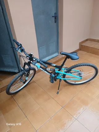 Bicicleta infantil azul