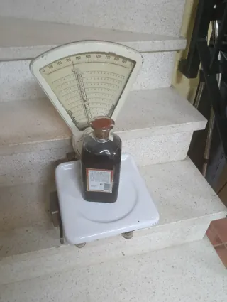 Balanza antigua de cocina ideal para colección tl
