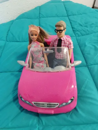 Barbie y Ken con Coche Rosa
