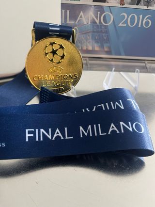 Pack DVD Champions + Medalla Real Madrid