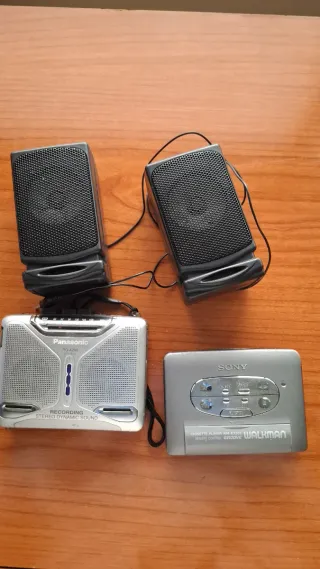 Grabadora Panasonic Cassette, Walkman Sony y altav