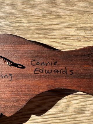 Scultura in legno Colibrì di Connie Edwards