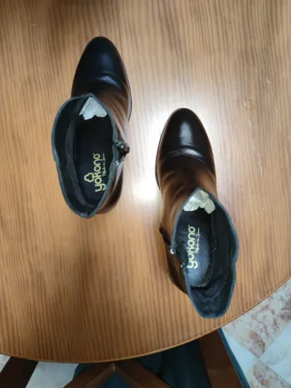 Botín Tacón YOKONO Talla 38 Negro