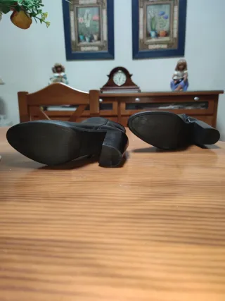 Botín Tacón YOKONO Talla 38 Negro