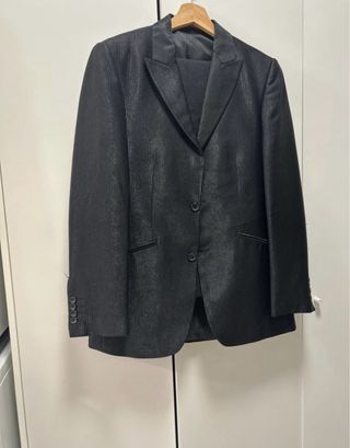 Traje negro hombre
