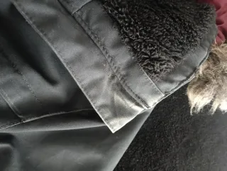 Abrigo O'Neill negro con capucha