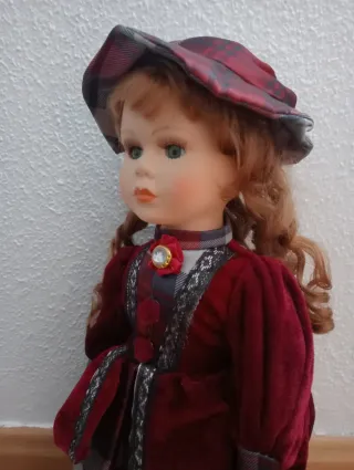 Muñeca de porcelana vintage