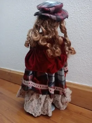 Muñeca de porcelana vintage