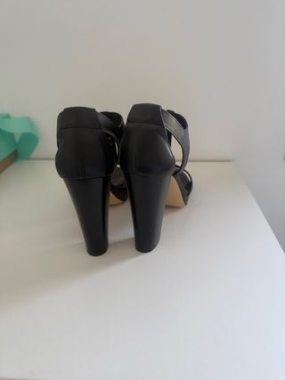 Sandalias Michael Kors cremallera dorada