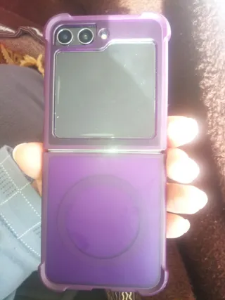 Samsung Galaxy Z Flip 5 morado