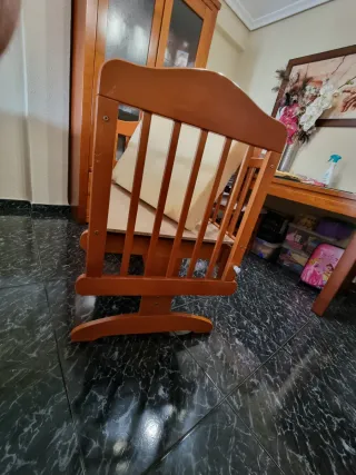 Cuna Balancín de Madera Maciza + Colchón y Vestido