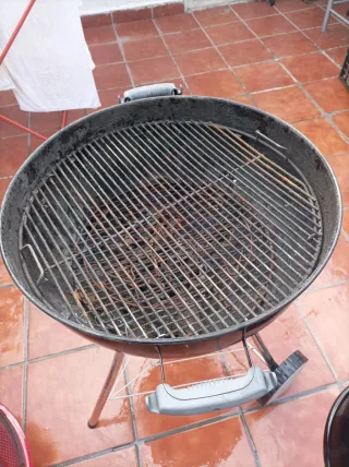 Barbacoa de jardín negra