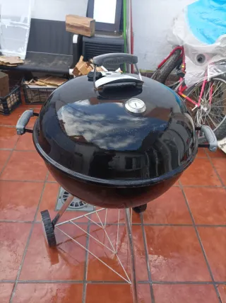 Barbacoa de jardín negra