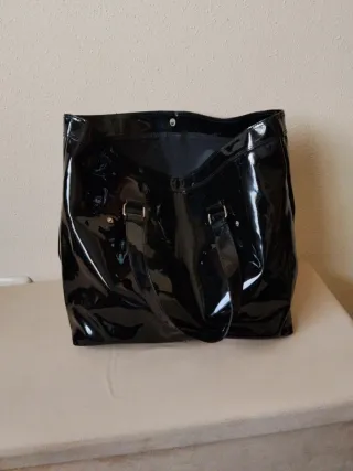 Bolso grande charol negro