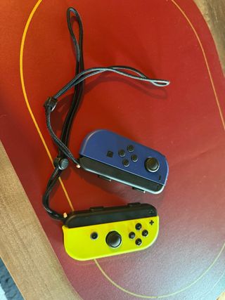 Joy-Con Azul y Amarillo Nintendo Switch