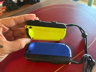 Joy-Con Azul y Amarillo Nintendo Switch