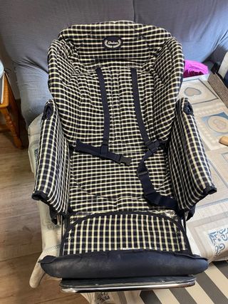 Carro de bebé ARRUE con accesorios, como nuevo.