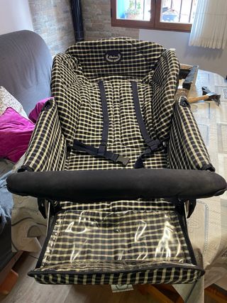 Carro de bebé ARRUE con accesorios, como nuevo.