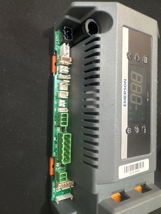 Emerson XCM25D Control Termostato Dixell