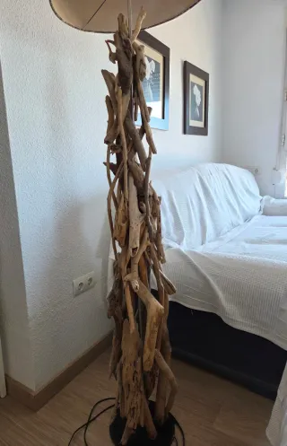 Lámpara de pie grande madera + pantalla.