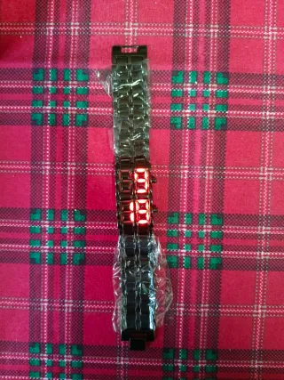 Reloj Digital LED Negro y Rojo