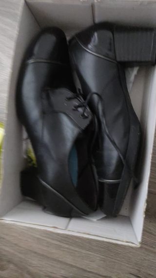 Zapatos negros de chica