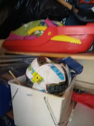 Trineo infantil rojo y amarillo